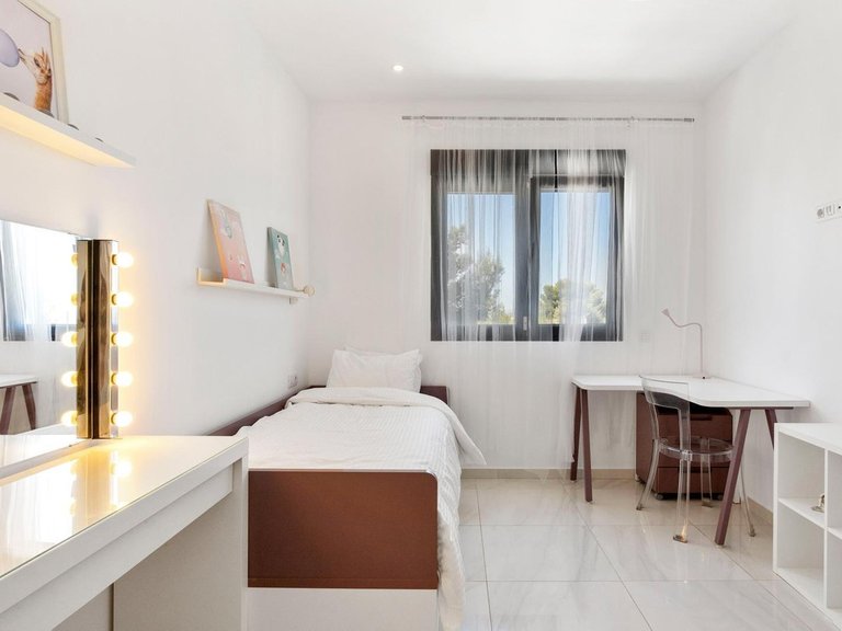 Villa for Sale in Villamartin, Alicante 24