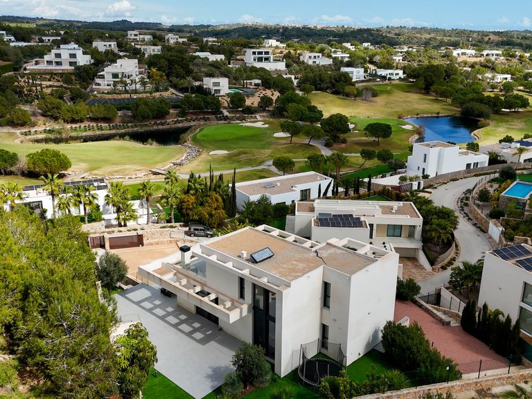 Villa for Sale in Las Colinas, Alicante 2