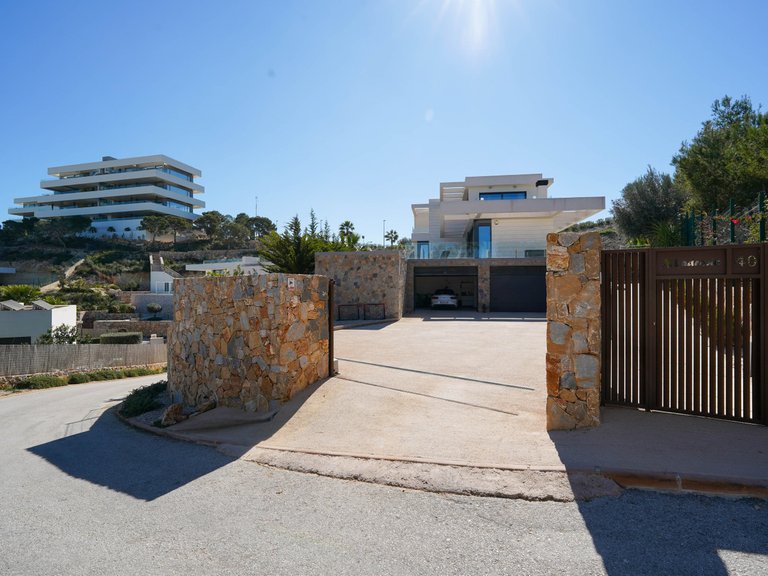 Villa for Sale in Las Colinas, Alicante 21