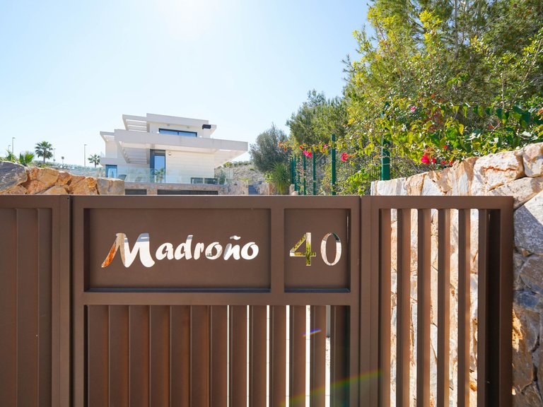 Villa for Sale in Las Colinas, Alicante 23