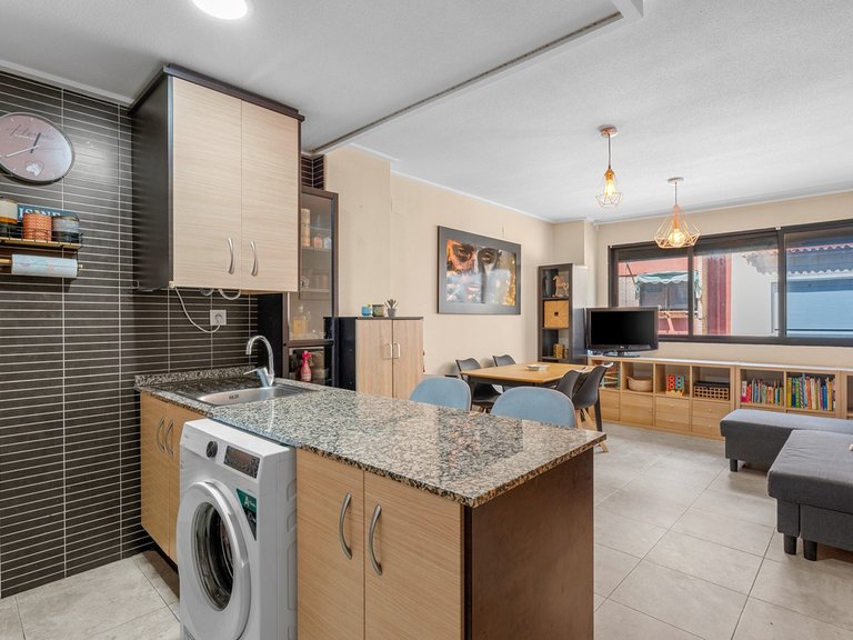 Apartment for Sale in Alicante, Alicante 6