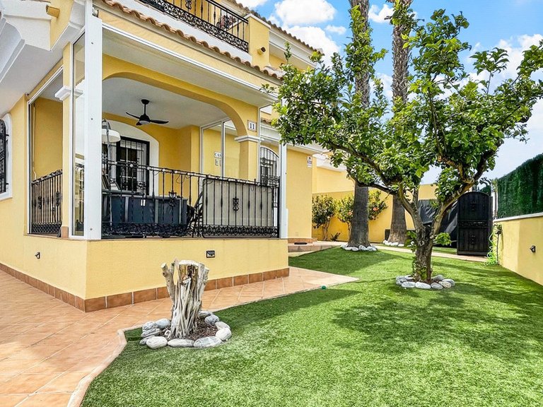 Villa for Sale in Los Dolses, Alicante 1