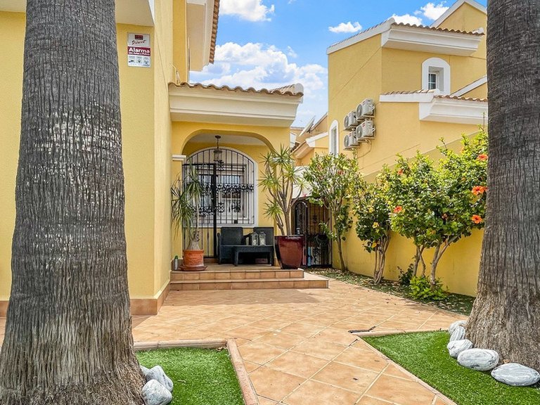 Villa for Sale in Los Dolses, Alicante 5