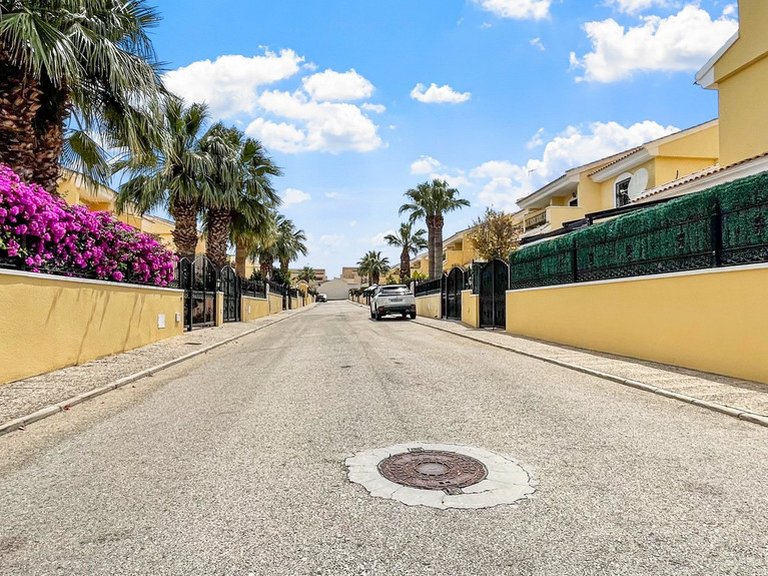 Villa for Sale in Los Dolses, Alicante 22