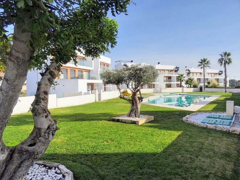 Apartment for Sale in Villamartin, Alicante 28
