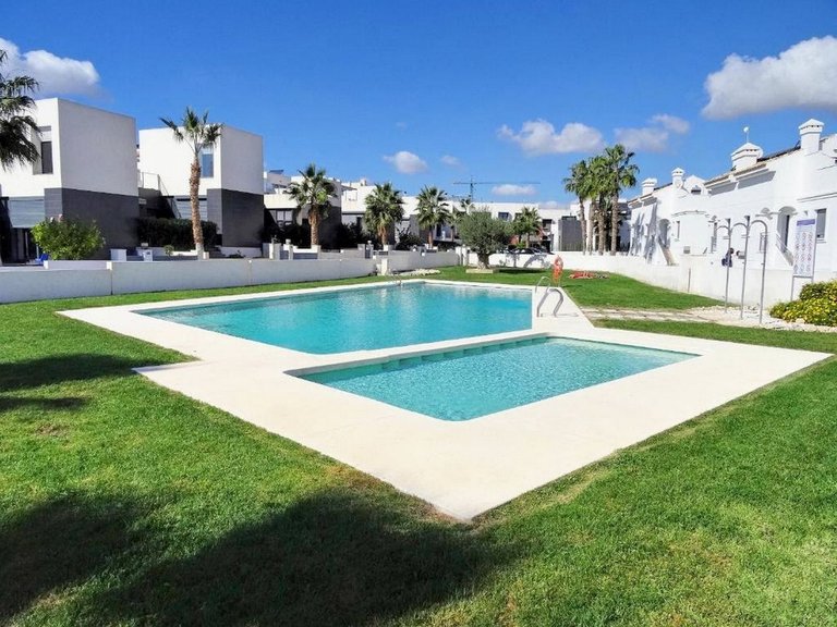 Apartment for Sale in Villamartin, Alicante 30