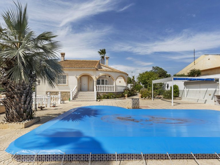 Villa for Sale in San Fulgencio, Alicante 1
