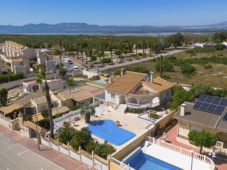 Villa for Sale in San Fulgencio, Alicante 5