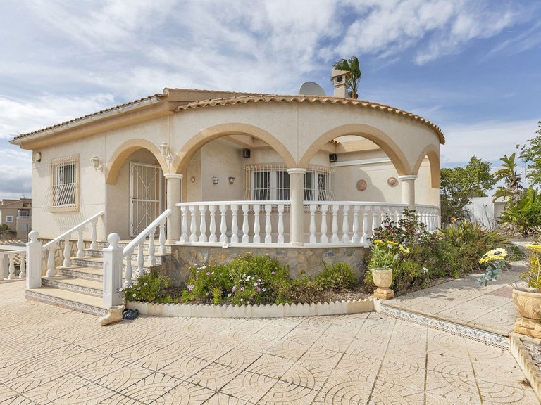 Villa for Sale in San Fulgencio, Alicante 9