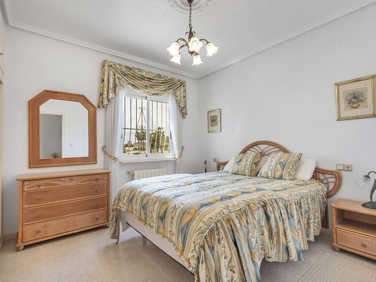Villa for Sale in San Fulgencio, Alicante 32