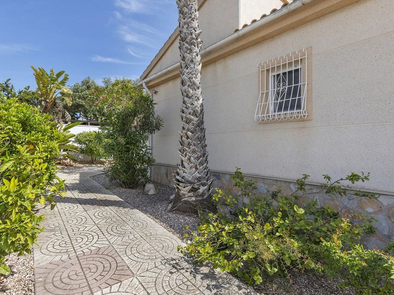 Villa for Sale in San Fulgencio, Alicante 42