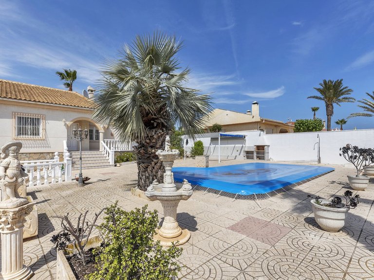 Villa for Sale in San Fulgencio, Alicante 44