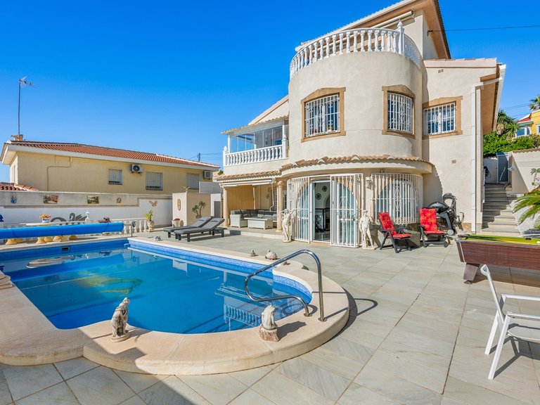 Villa for Sale in Ciudad Quesada, Alicante 2