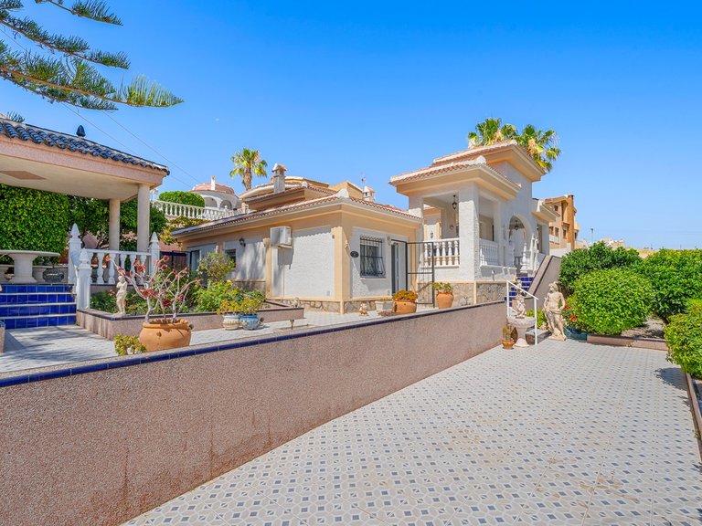 Villa for Sale in Ciudad Quesada, Alicante 2