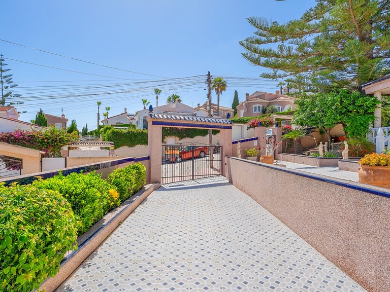 Villa for Sale in Ciudad Quesada, Alicante 3