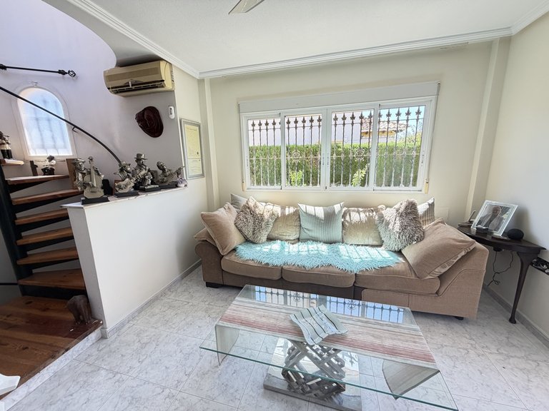 Villa for Sale in Villamartin, Alicante 10