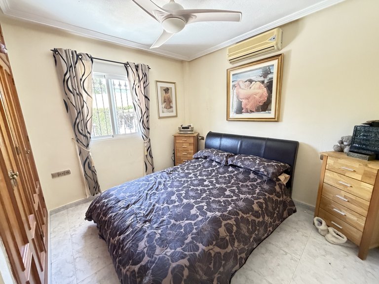 Villa for Sale in Villamartin, Alicante 13