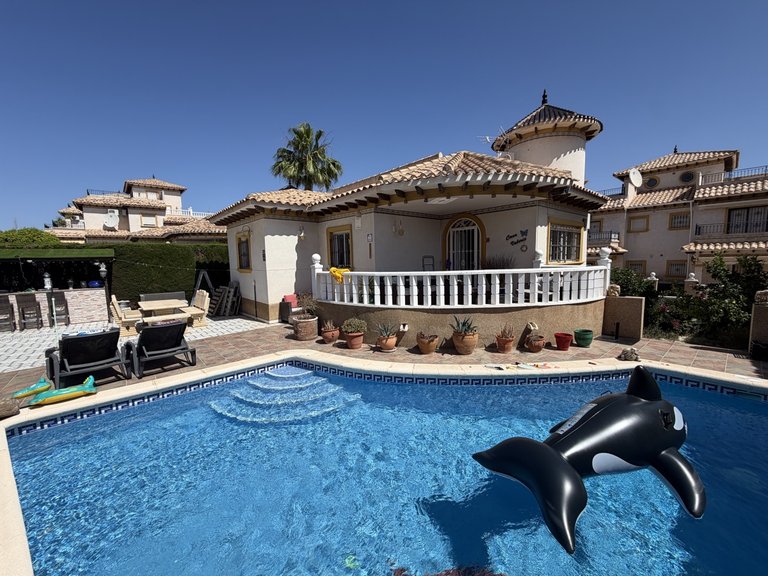Villa for Sale in Villamartin, Alicante 29