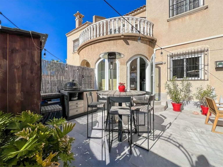 Town House for Sale in Villamartin, Alicante 3