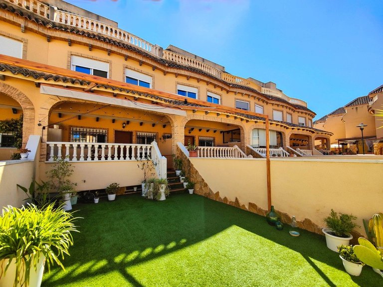 Town House for Sale in Guardamar Del Segura, Alicante 2