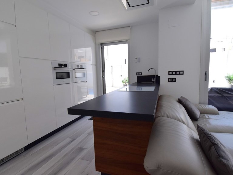 Villa for Sale in Cabo Roig, Alicante 10
