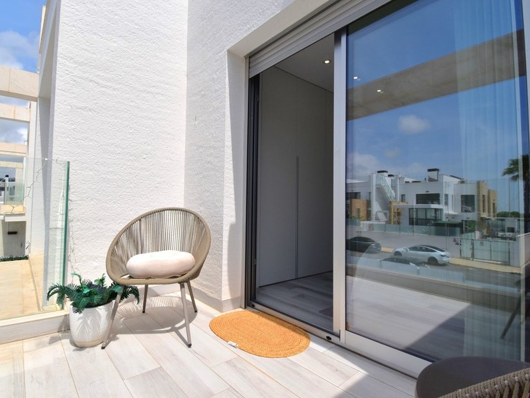 Villa for Sale in Cabo Roig, Alicante 18