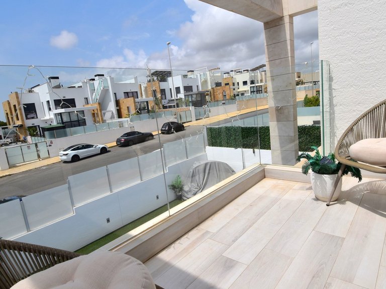 Villa for Sale in Cabo Roig, Alicante 19