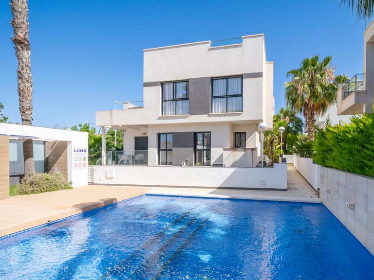 Villa for Sale in Ciudad Quesada, Alicante 32