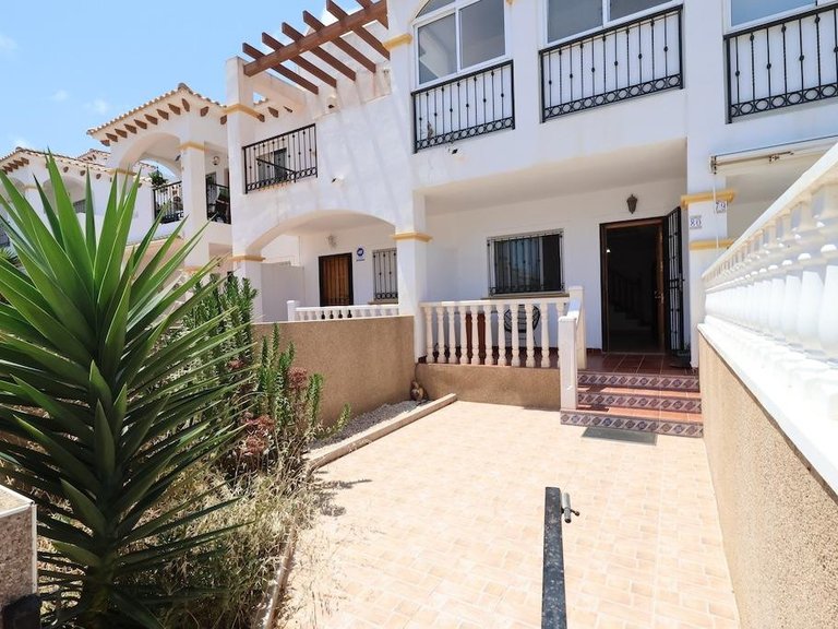 Apartment for Sale in Punta Prima, Alicante 3