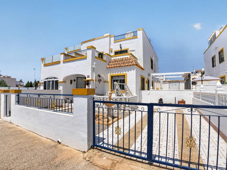 Apartment for Sale in Torrevieja, Alicante 31