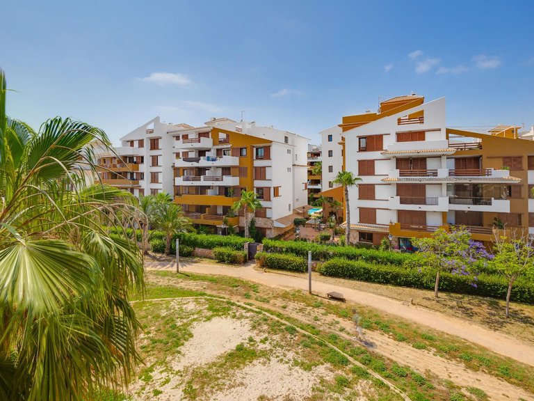 Apartment for Sale in Punta Prima, Alicante 30