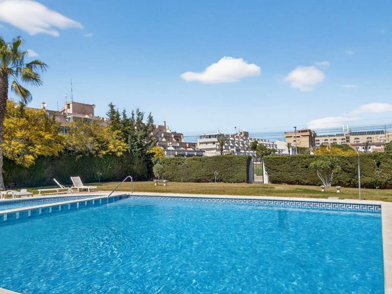 Apartment for Sale in Punta Prima, Alicante 20