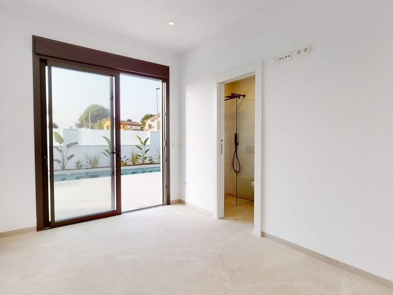 Villa for Sale in Los Alcazares, Murcia 14