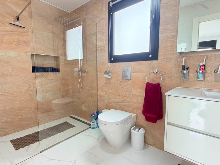 Villa for Sale in Los Montesinos, Alicante 32