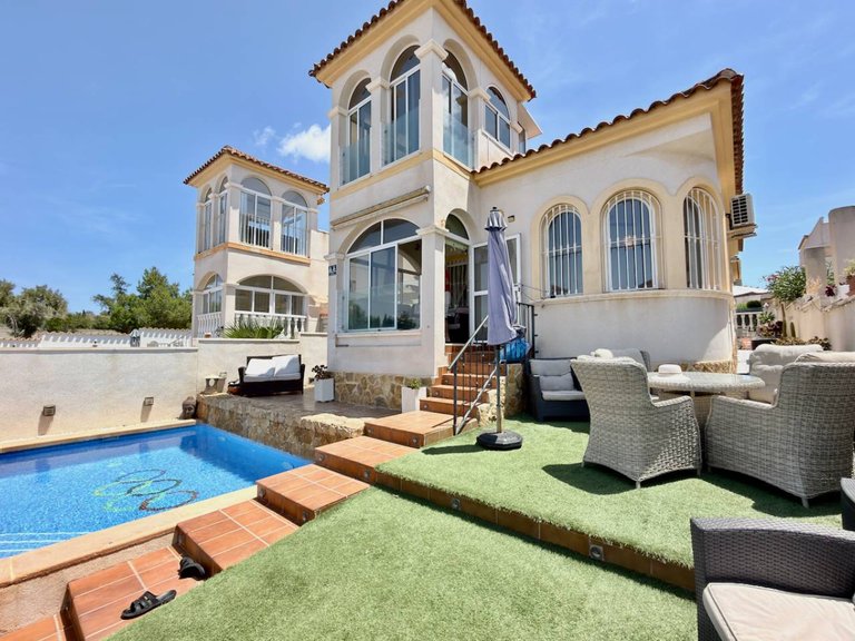 Villa for Sale in Rojales, Alicante 1