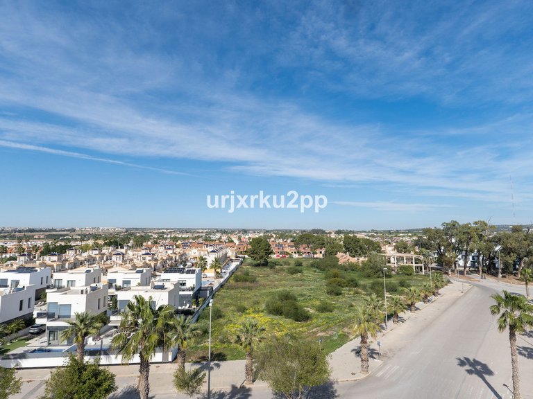 Apartment for Sale in Guardamar Del Segura, Alicante 45