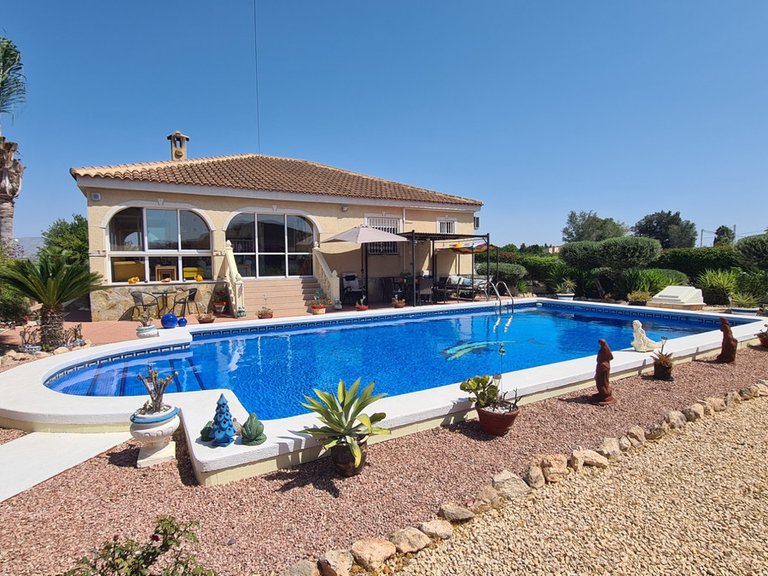 Villa for Sale in Catral, Alicante 2