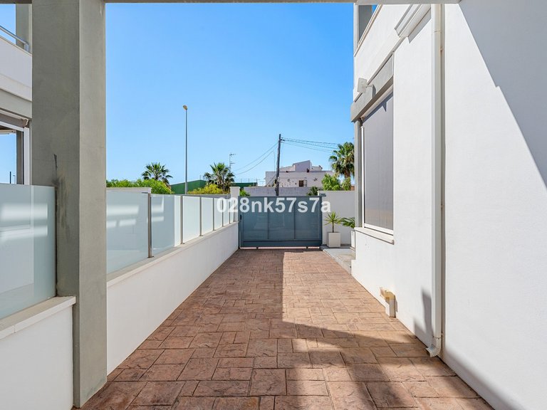 Town House for Sale in La Florida, Alicante 34