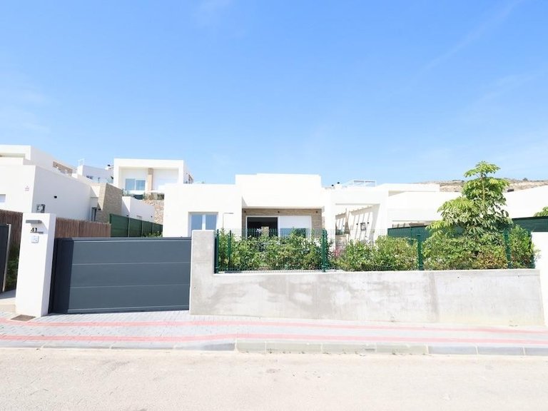 Villa for Sale in Algorfa, Alicante 2