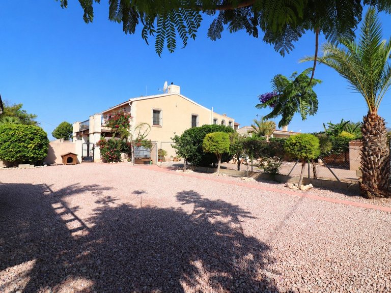 Villa for Sale in Albatera, Alicante 1