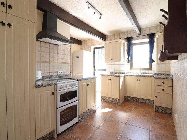 Villa for Sale in Albatera, Alicante 11