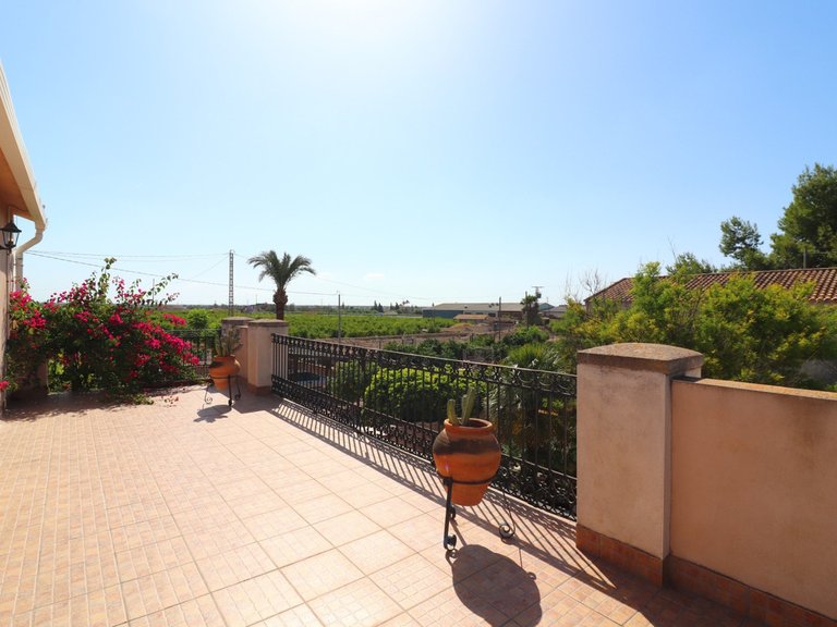Villa for Sale in Albatera, Alicante 27