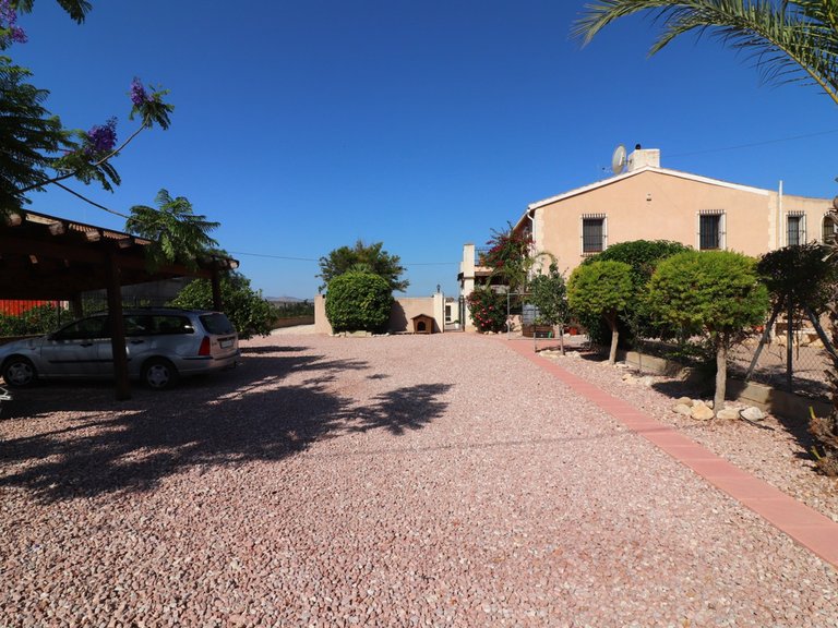 Villa for Sale in Albatera, Alicante 36