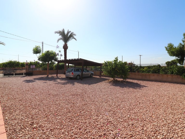 Villa for Sale in Albatera, Alicante 39