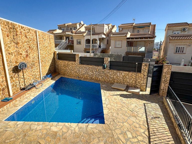 Town House for Sale in San Miguel De Salinas, Alicante 43