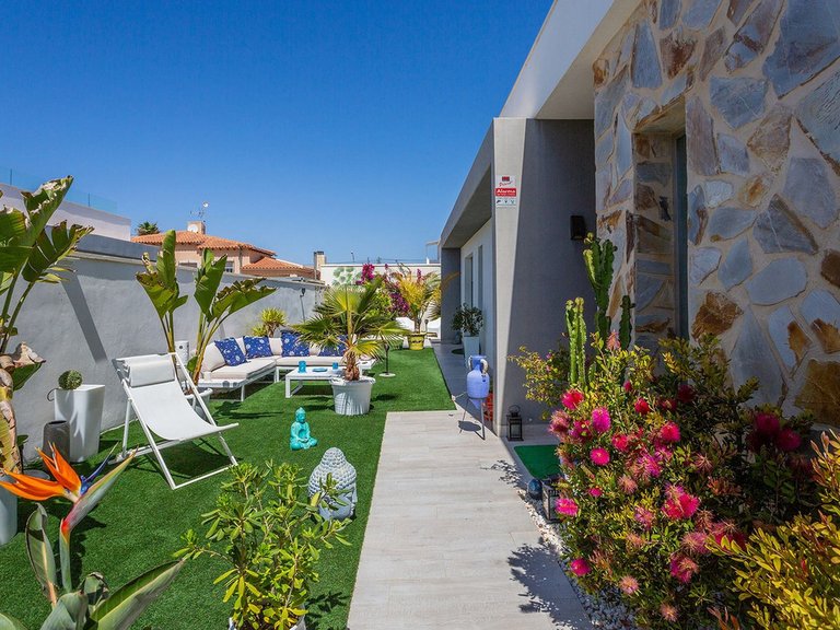 Villa for Sale in Torrevieja, Alicante 10