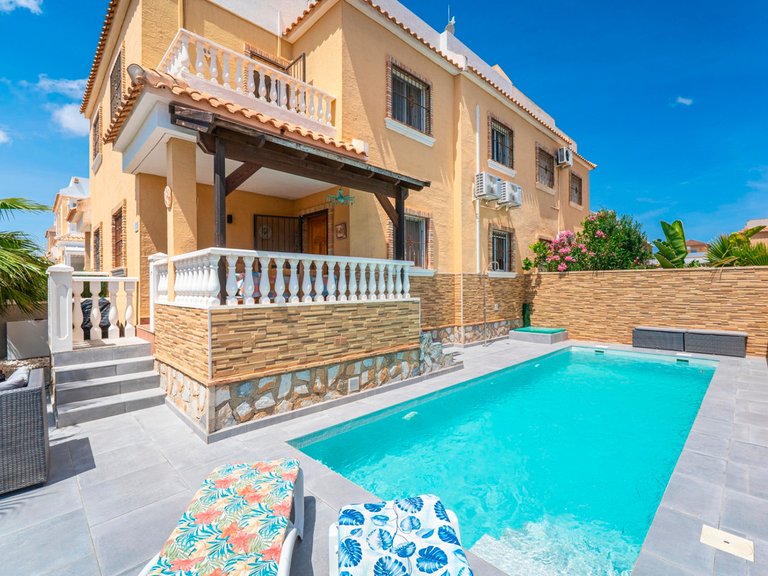 Villa for Sale in Rojales, Alicante 1