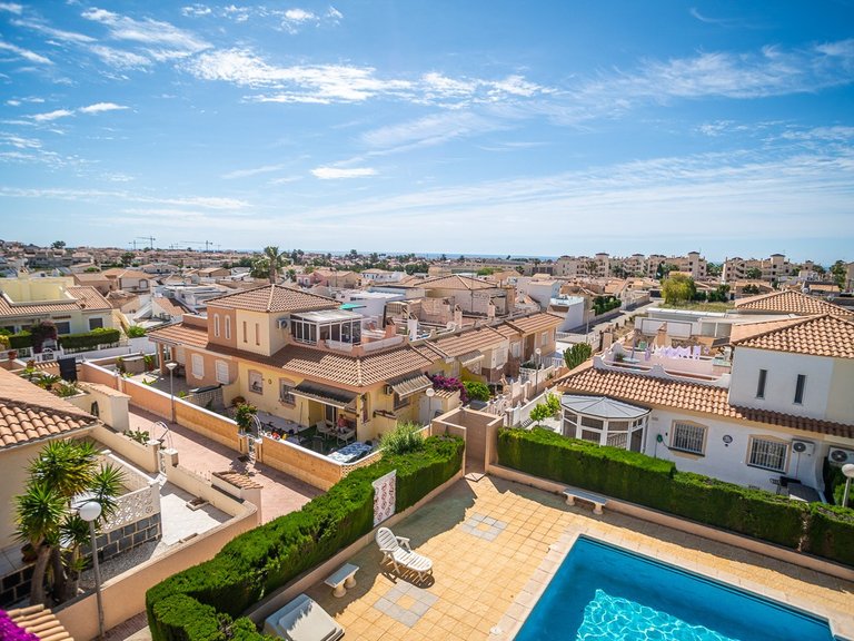 Apartment for Sale in La Florida, Alicante 37