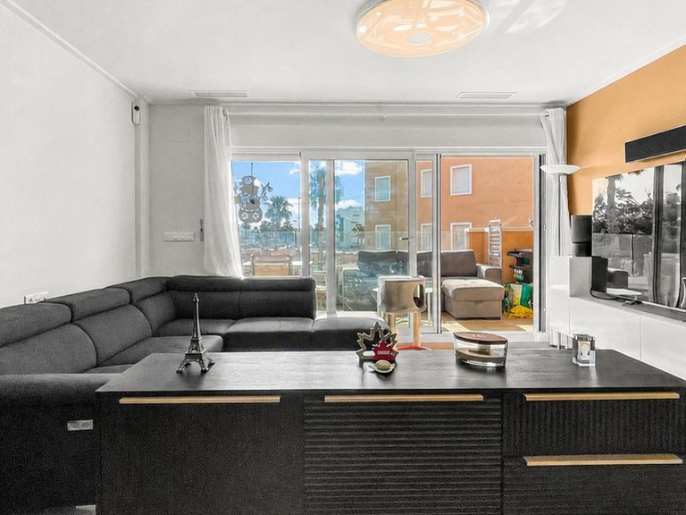 Apartment for Sale in Guardamar Del Segura, Alicante 4