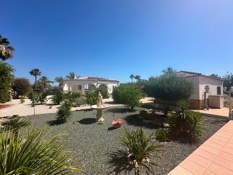 Villa for Sale in Catral, Alicante 1
